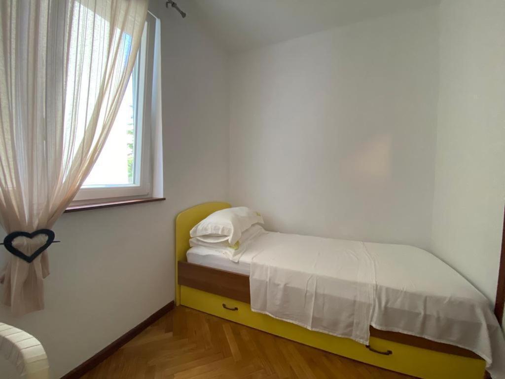 2 Bedroom Apartment/Parking/Market Split Exterior photo